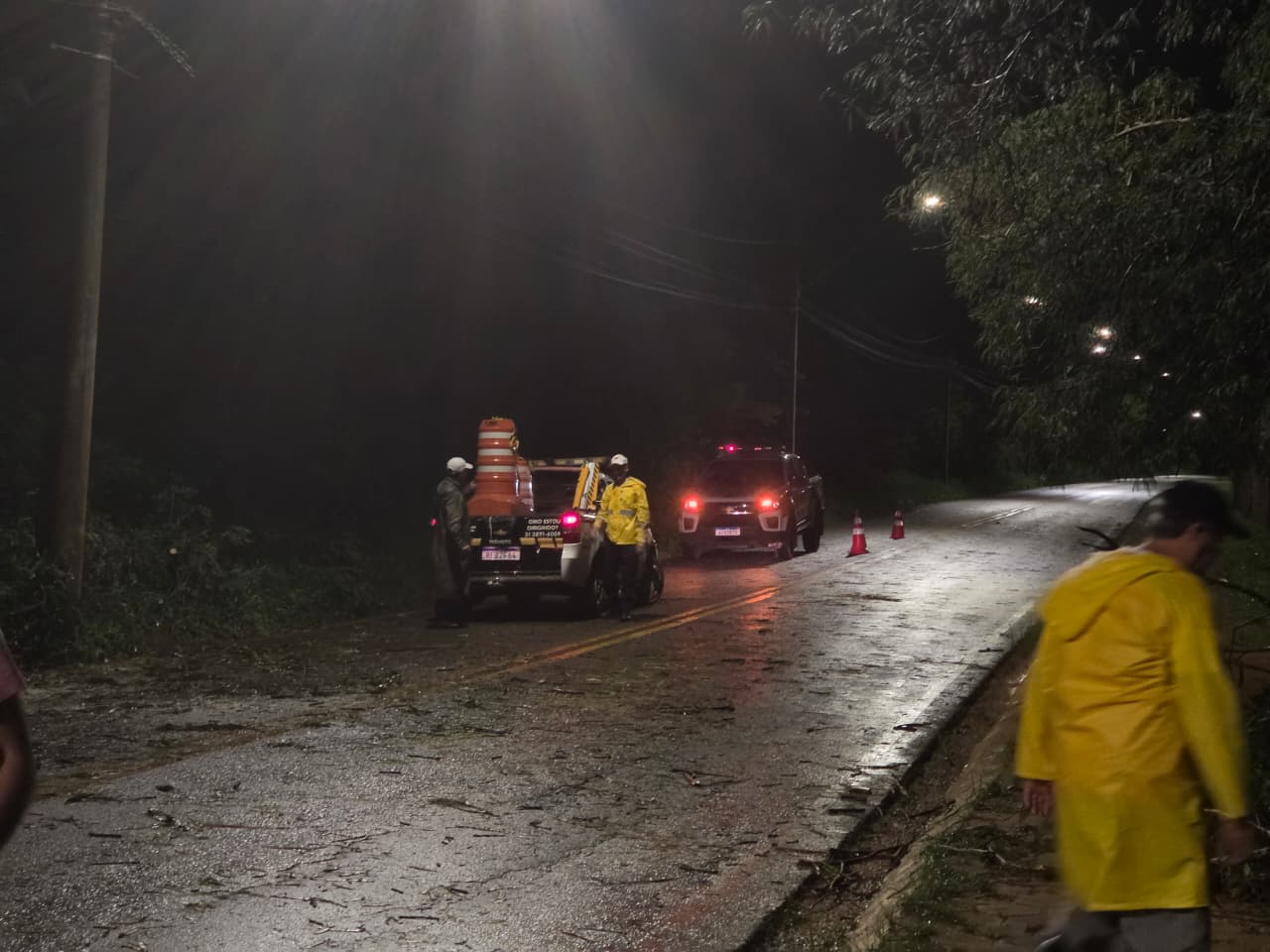 Chuva de 67 mm em duas horas causa alagamentos e mobiliza equipes em Viçosa