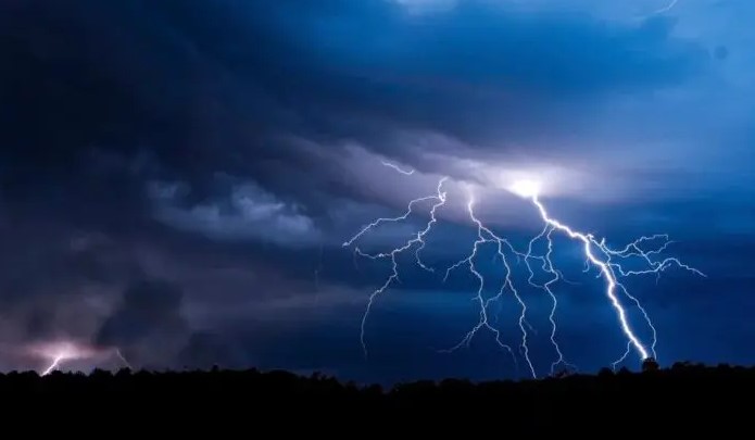 Inmet emite alerta de tempestades com ventos de até 100 km/h em Minas Gerais nesta sexta