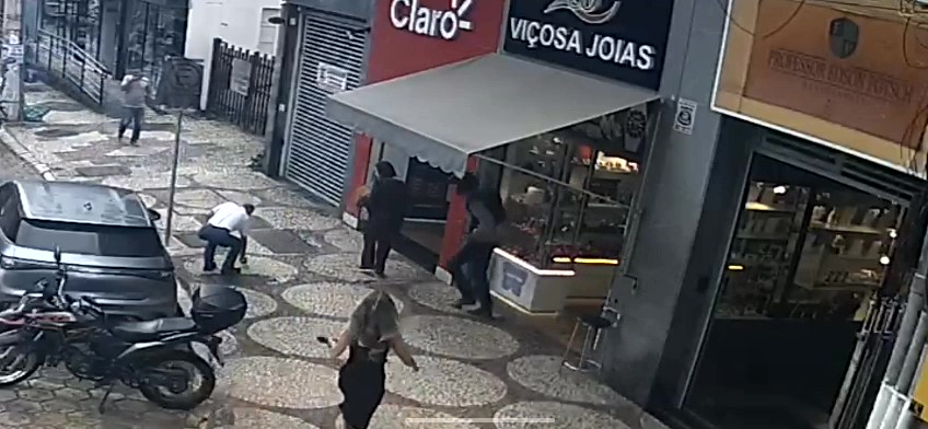 Joalheria é assaltada no centro de Viçosa na manhã desta sexta-feira