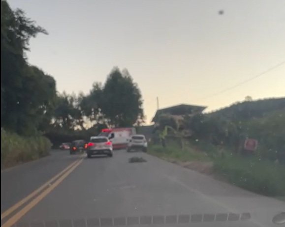 Acidente na BR-120 mobiliza SAMU na divisa entre Viçosa e Teixeiras