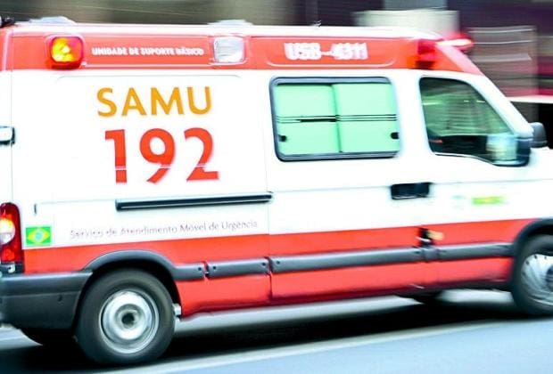 Idoso de 77 anos fica ferido após queda de motocicleta na MG-447 entre Ubá e Visconde do Rio Branco