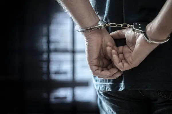 Polícia Militar prende homem com mandado de prisão em Visconde do Rio Branco