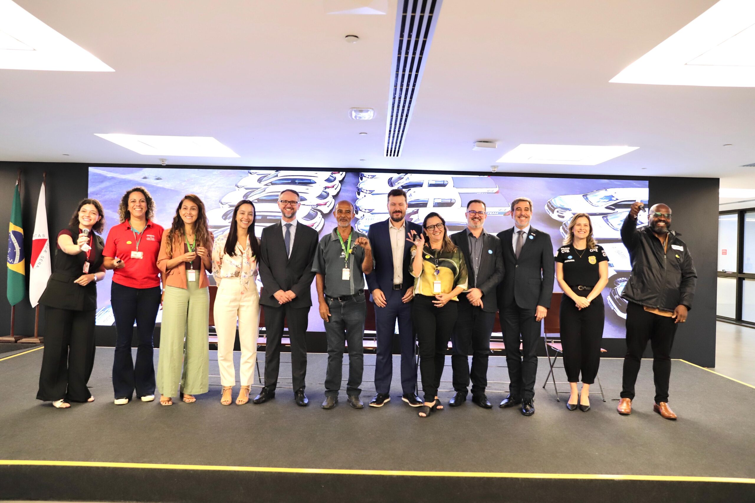 Governo de Minas entrega 47 novos veículos para fiscalização e gestão ambiental no estado