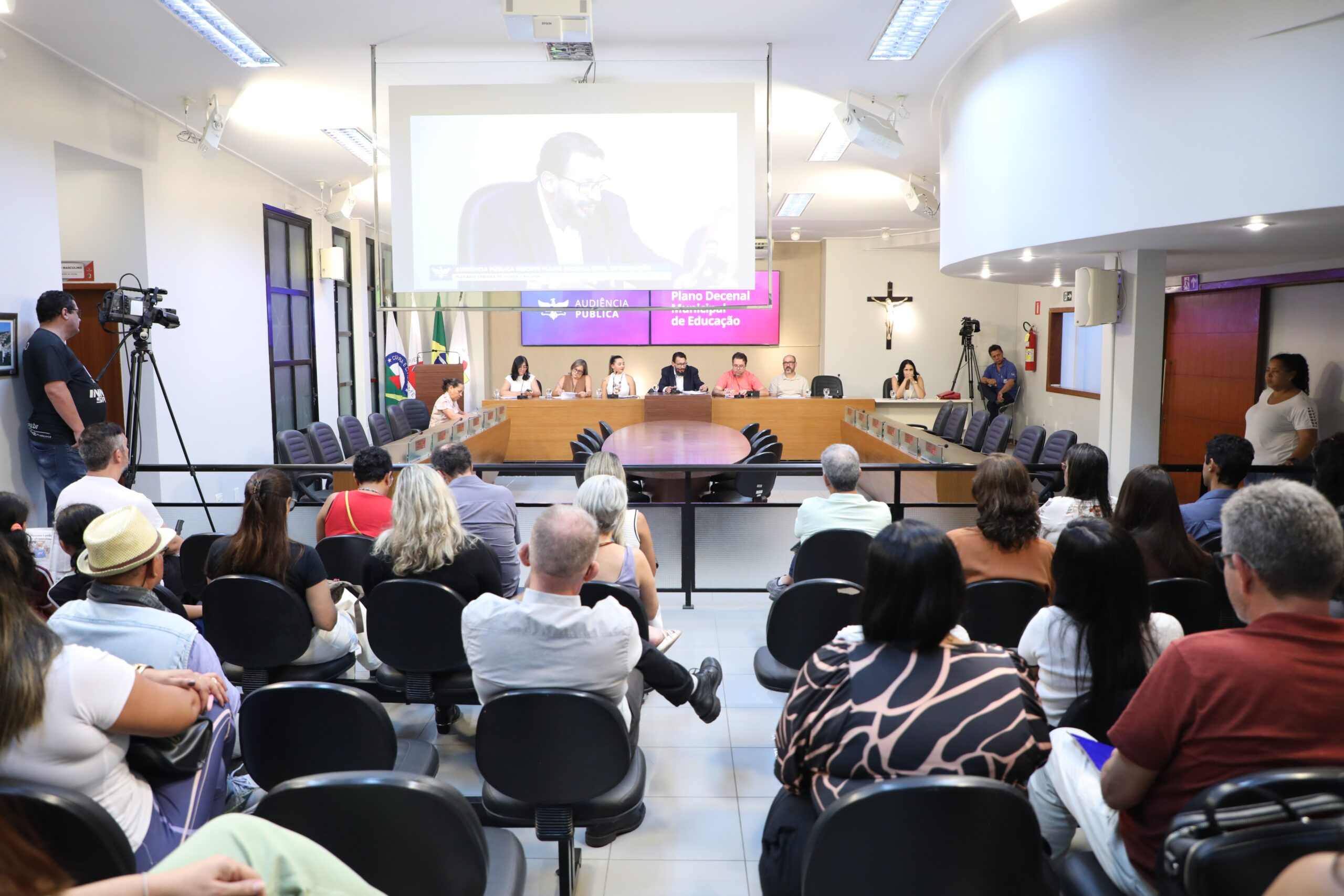 Audiência na Câmara avalia cumprimento do Plano Decenal de Educação em Viçosa