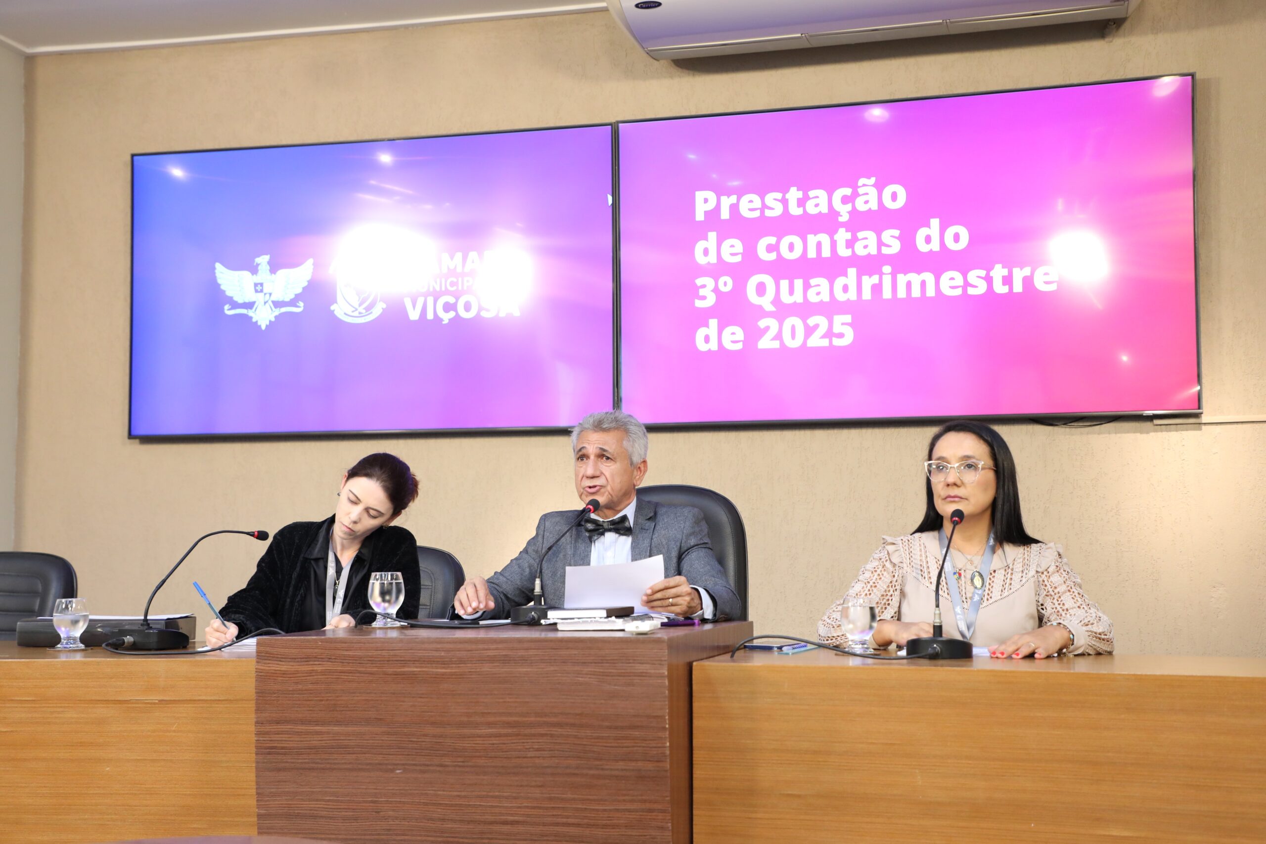 Entes municipais apresentam balanço financeiro de 2025 em audiência na Câmara de Viçosa