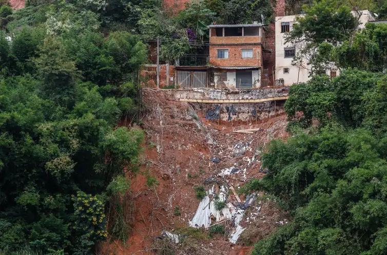 Minas lidera ranking nacional de áreas urbanas em encostas de risco, aponta MapBiomas