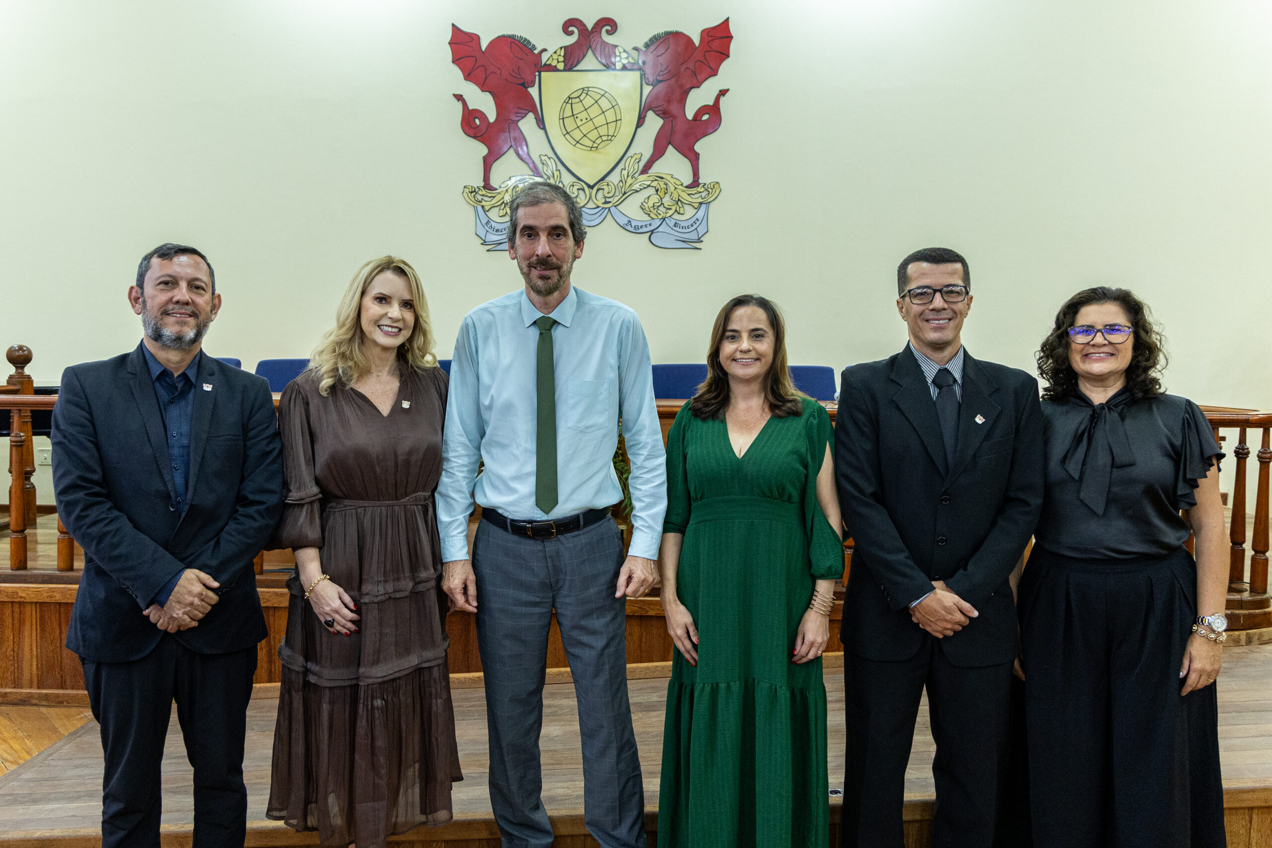 Novos diretores assumem centros acadêmicos da UFV em cerimônia oficial