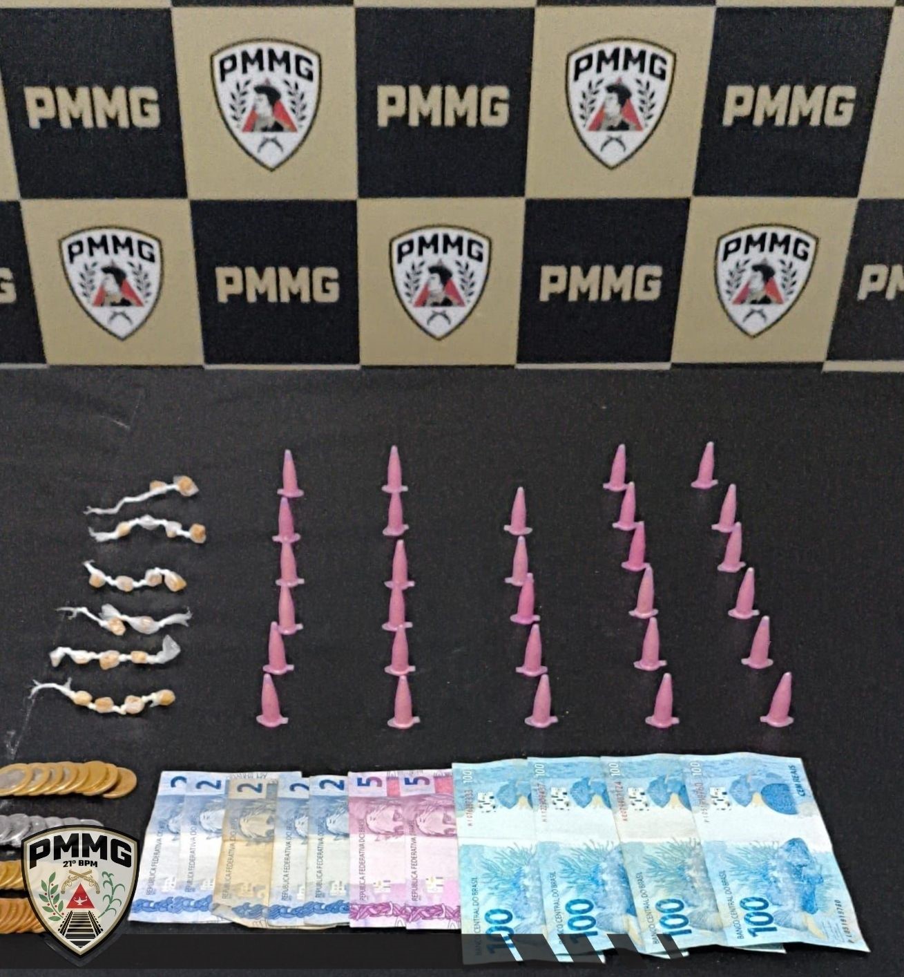 Polícia Militar apreende menores por tráfico de drogas em Rodeiro