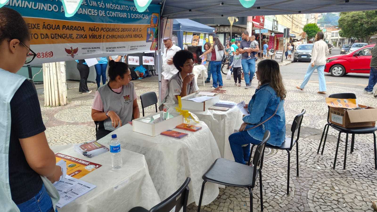 Vigilância Ambiental promove ações de conscientização no Calçadão e na creche do bairro Inácio Martins