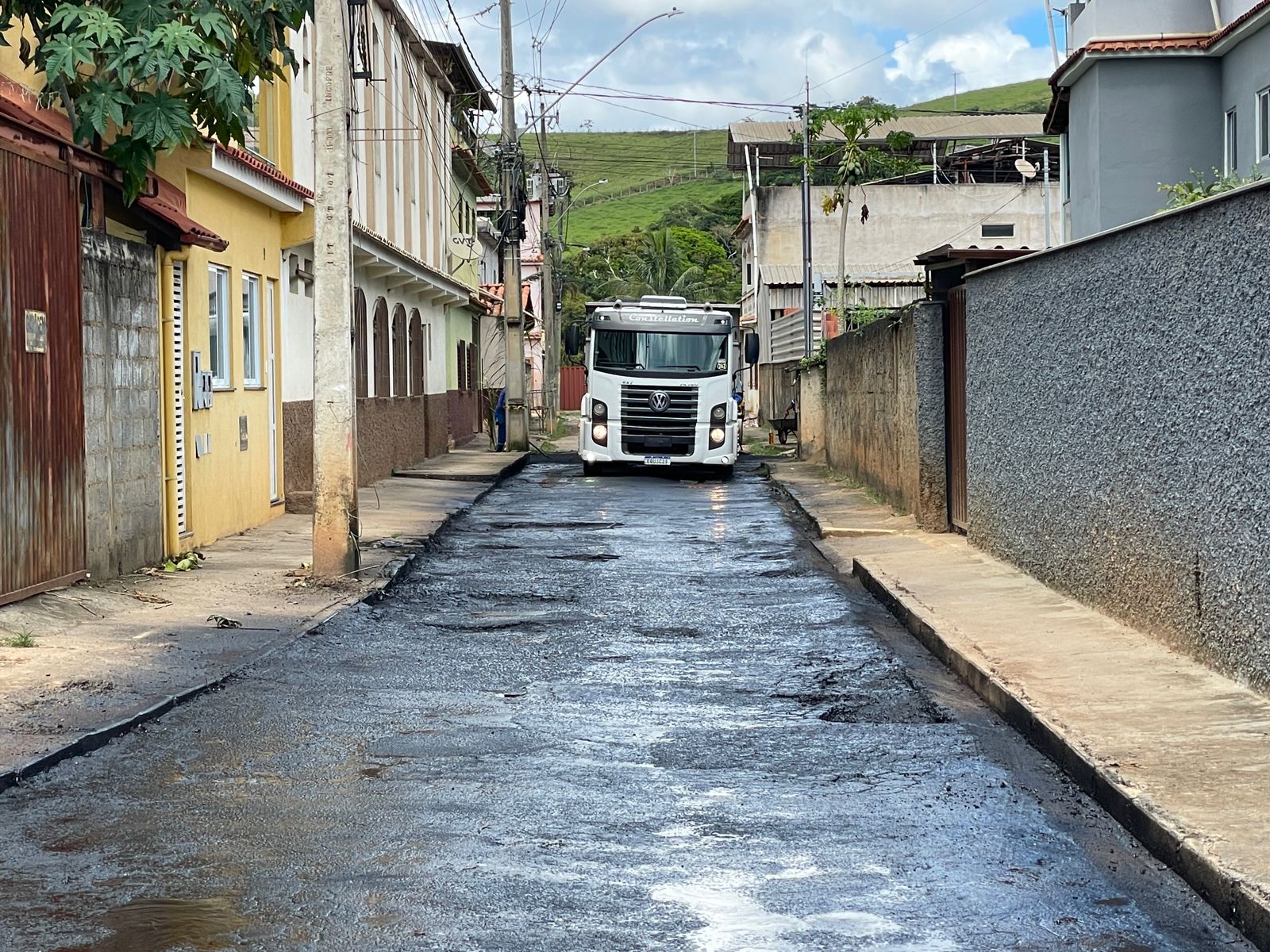 Pavimentação com asfalto quente e reparos avançam em São José do Triunfo e outras localidades