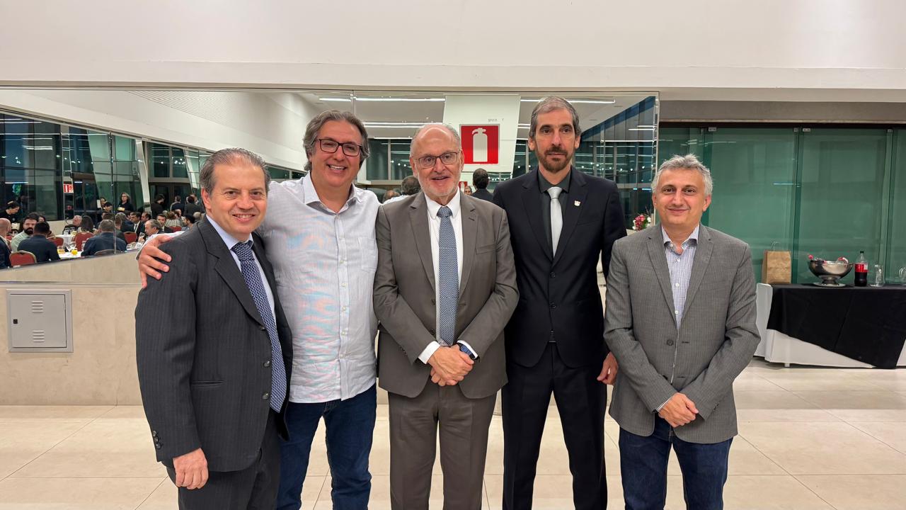 ALMG celebra trajetória da UFV e concede título de Cidadão Honorário ao reitor