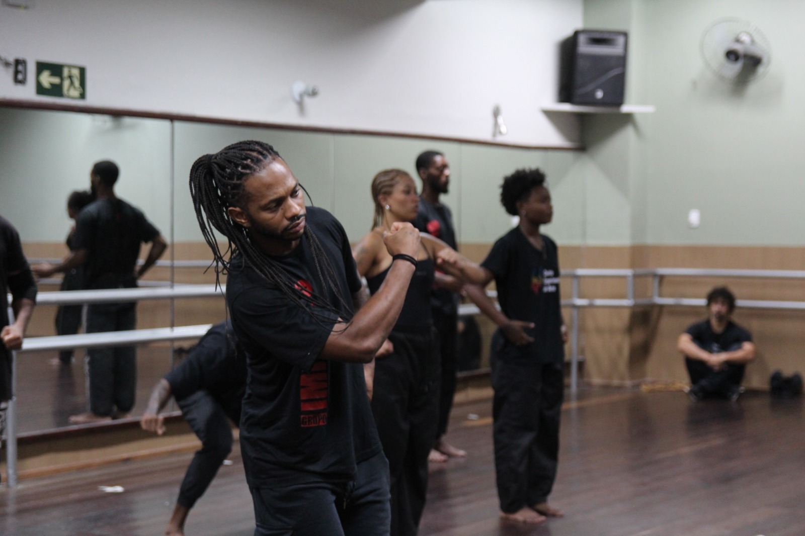 Grupo Impacto de Dança estreia In Confidência na próxima terça 21 de abril