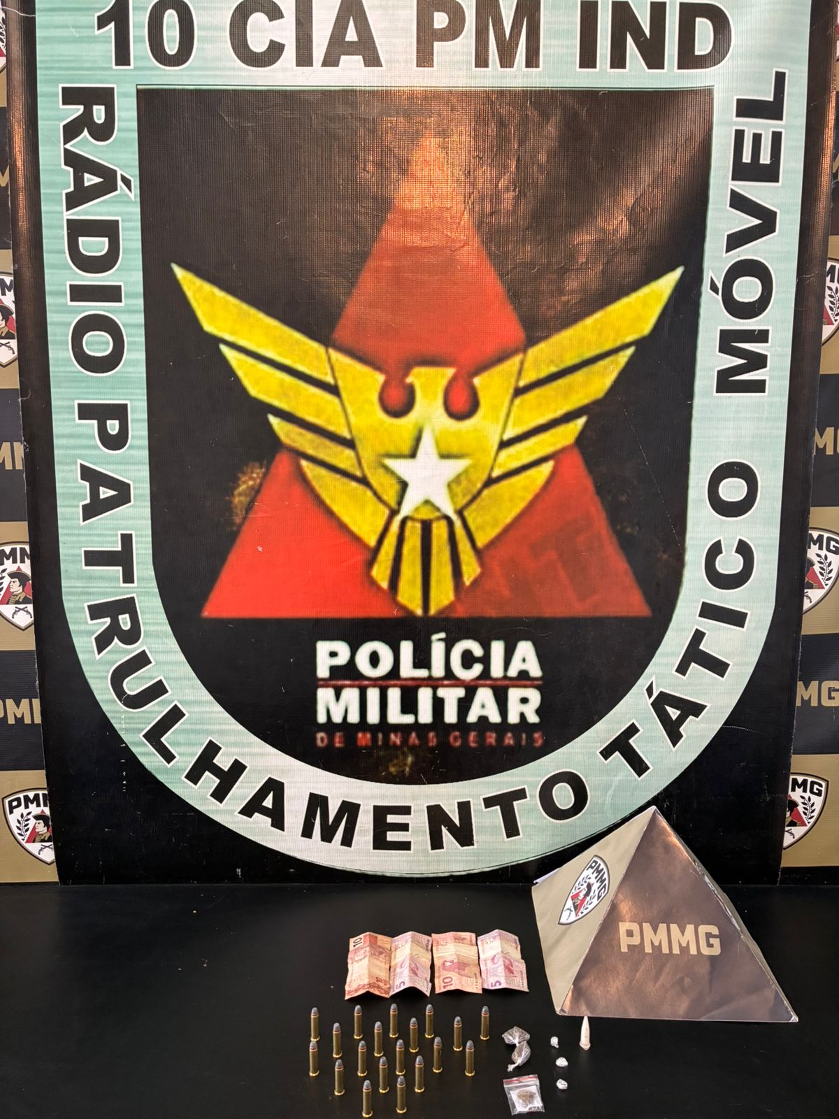 PM apreende munições de calibre restrito e drogas em Viçosa