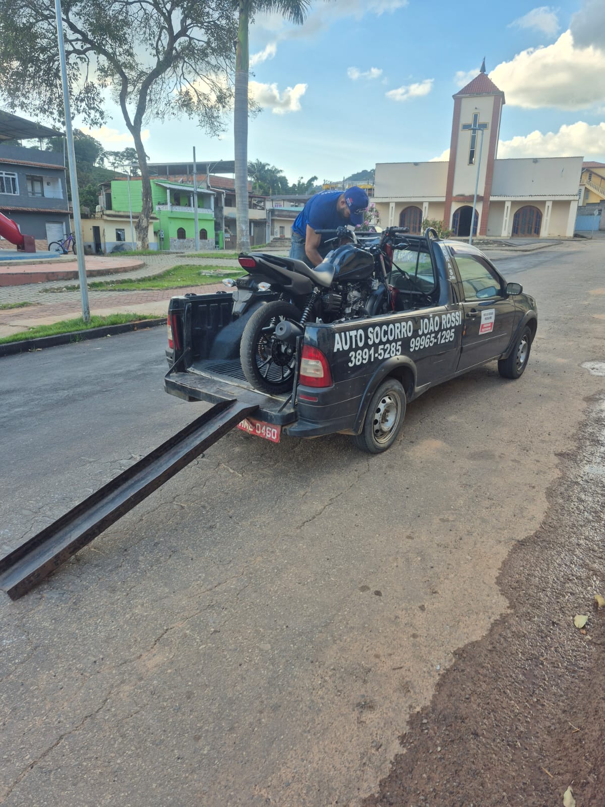 Motociclista é abordado após manobra perigosa em operação da Polícia Militar em Viçosa