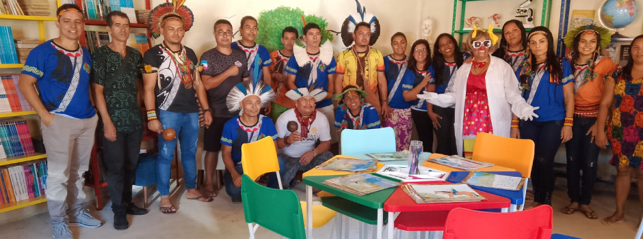Educação indígena em Minas fortalece línguas originárias por meio da leitura e das bibliotecas escolares
