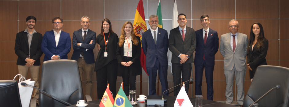 Governo de Minas assina protocolo para investir na formação de servidores estaduais em espanhol