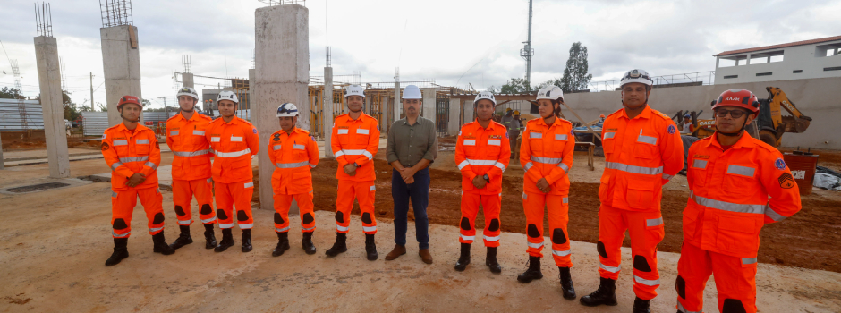 Governo de Minas vistoria obras da nova sede do Corpo de Bombeiros em Diamantina
