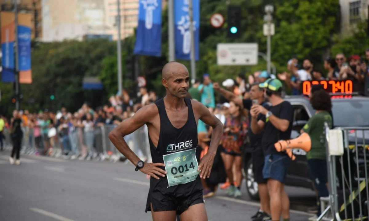Atleta de São Miguel do Anta faz história e vence a 1ª Maratona Oficial de Belo Horizonte