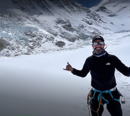 Viçosense alcança o cume do Monte Everest e integra grupo de brasileiros no topo do mundo