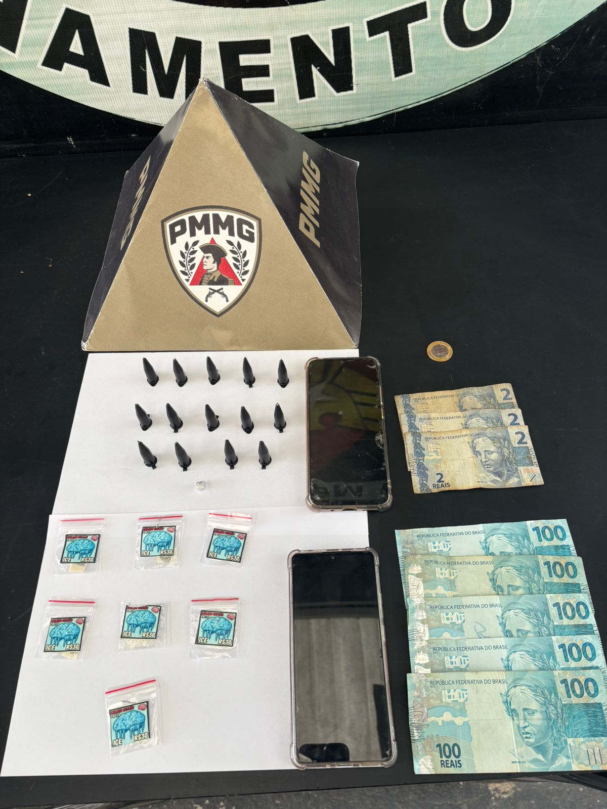 PM prende suspeito e apreende drogas e dinheiro em incursão na Rua Santana