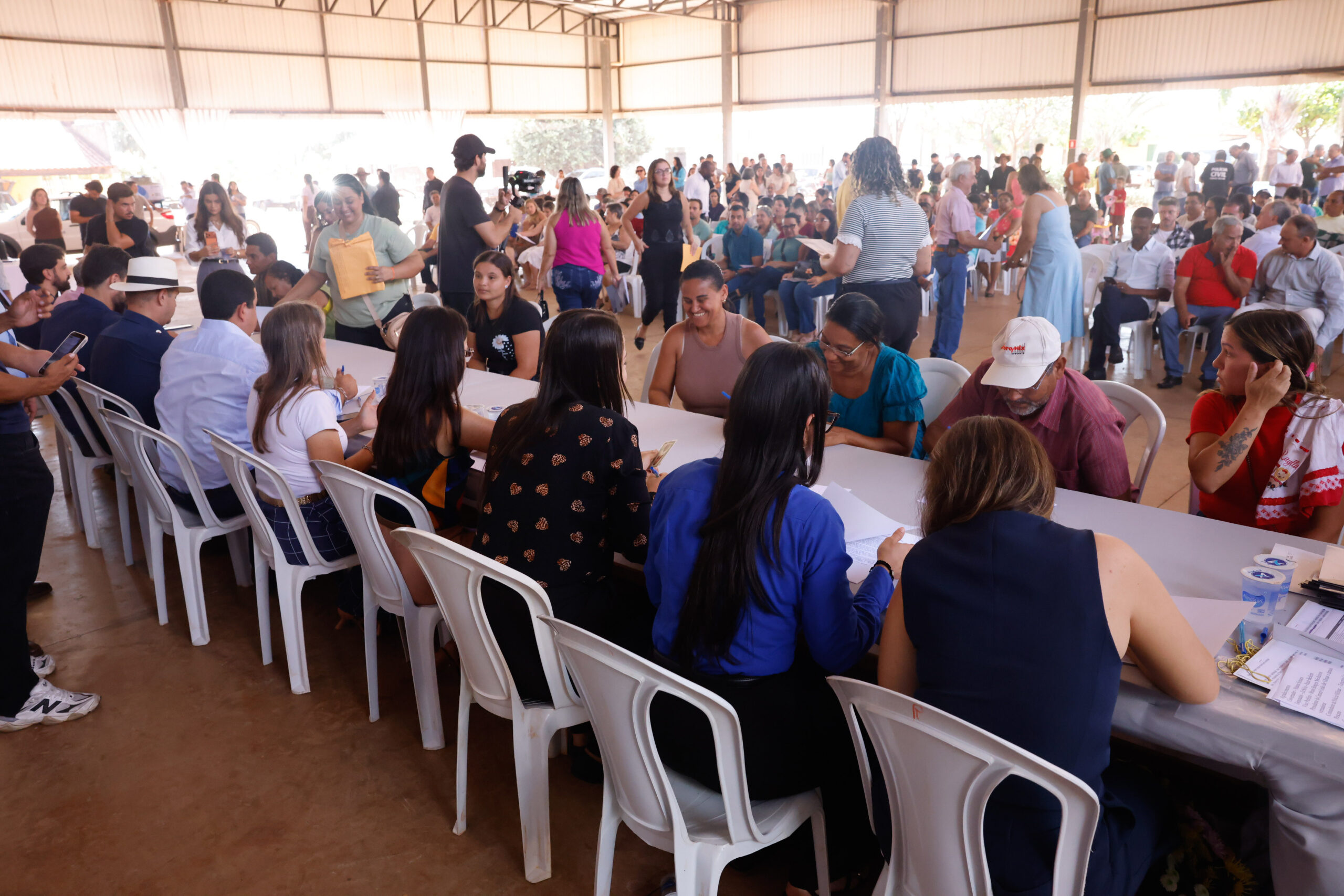 Governo Presente: Estado entrega títulos de regularização fundiária urbana a mais 164 famílias mineiras