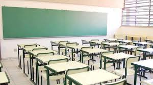 Educação de Viçosa paralisa atividades e cobra reajuste salarial