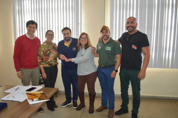 Prefeitura entrega chaves ao IMA para instalação na futura Casa do Cidadão em Viçosa
