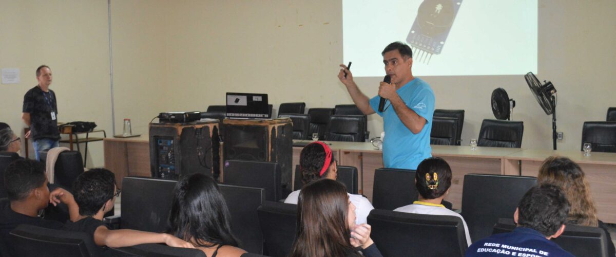 Escola Municipal Ministro Edmundo Lins promove palestra e inicia projeto de estação meteorológica