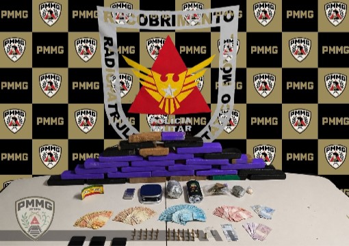 Polícia Militar prende homem por tráfico de drogas no bairro Paulino Fernandes, em Ubá