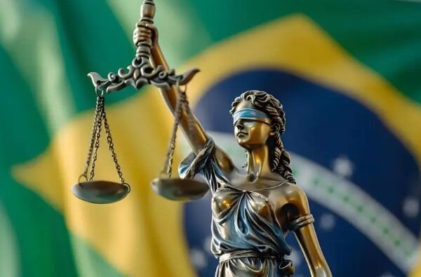 Câmara de Viçosa realiza sessão solene para homenagear magistradas da Comarca