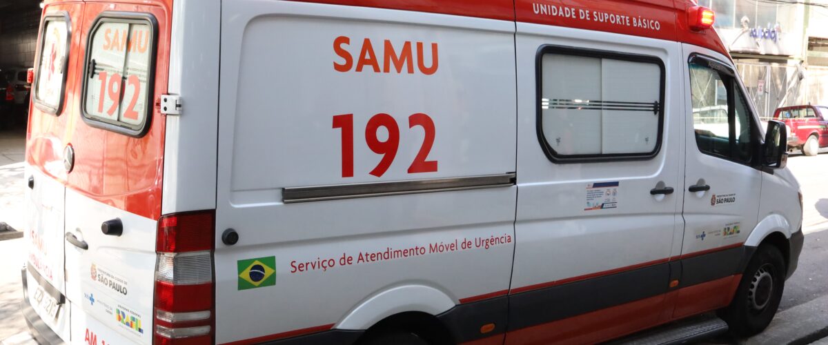 Menino de 4 anos é socorrido após atropelamento em bairro de Ubá