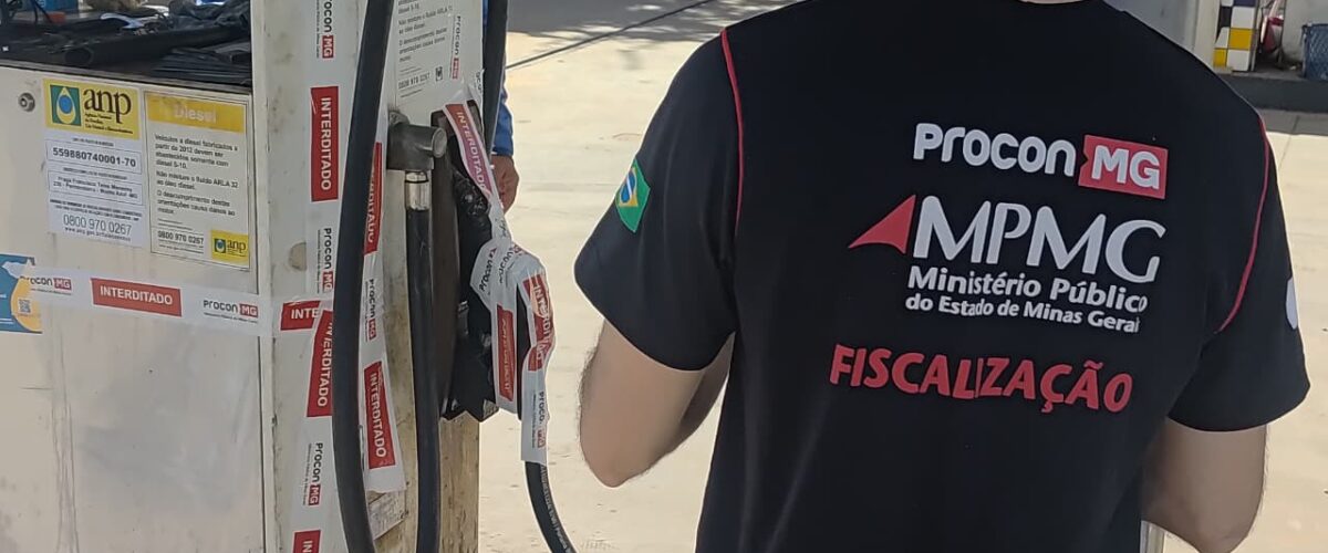 Fiscalização do Procon-MPMG na Zona da Mata autua postos e interdita unidades por irregularidades