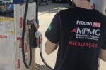 Fiscalização do Procon-MPMG na Zona da Mata autua postos e interdita unidades por irregularidades