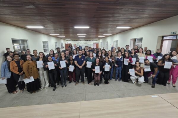 Prefeitura empossa mais 75 concursados para reforçar rede municipal de educação