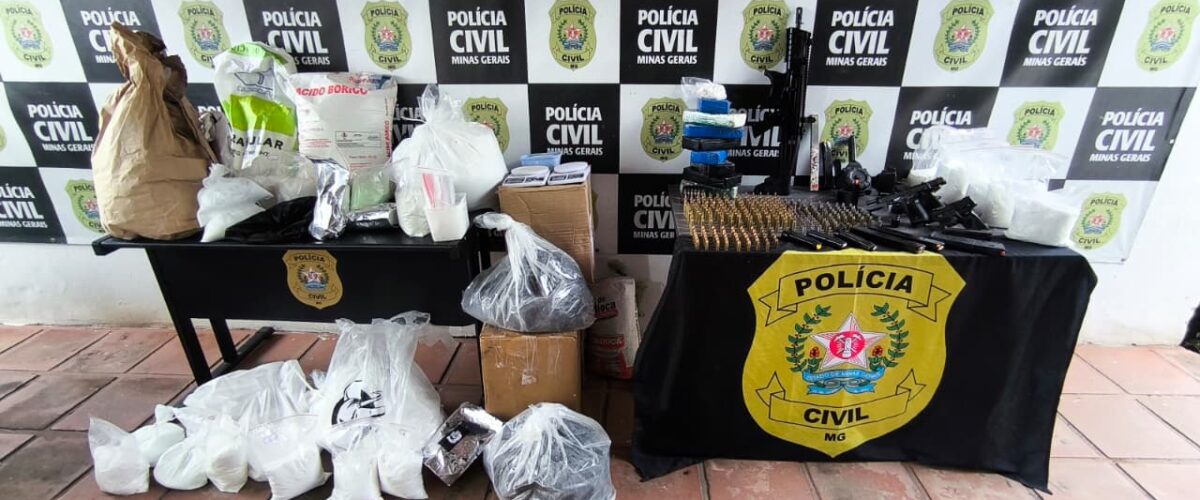 Operação da Polícia Civil apreende armas e drogas e prende dois em Juiz de Fora