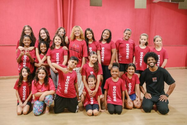 Alunos do Projeto Passos para um Futuro participam da 32ª Mostra Diversidade em Dança em Viçosa