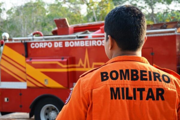 Corpo de Bombeiros atende acidentes de trânsito em Ubá e reforça alerta a motoristas