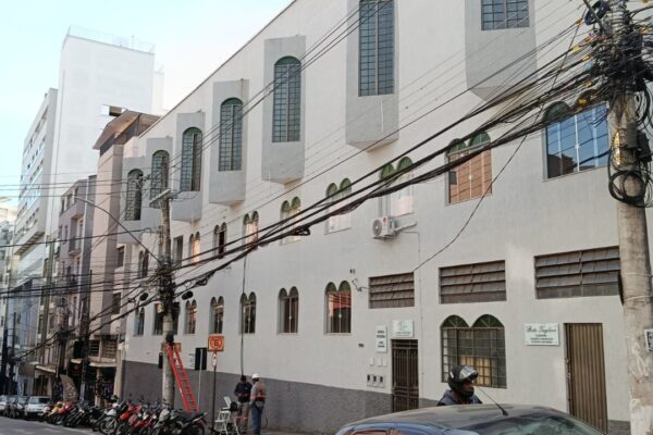 Viçosa inicia segunda etapa da operação “Limpa Fios” em vias do centro e adjacências