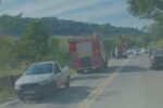 Carreta tomba na LMG-850 entre Ubá e Rodeiro e mobiliza equipes de atendimento