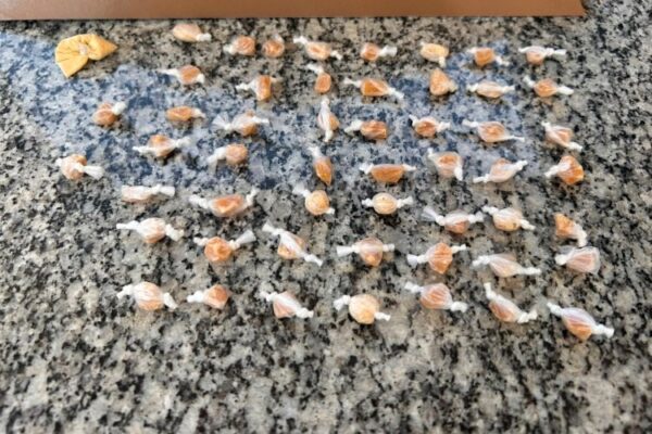 PM apreende drogas durante patrulhamento no bairro Barra, em Muriaé
