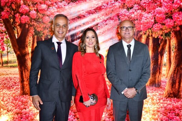 Troféu Imprensa 2026 homenageia cirurgiã-dentista de Viçosa em evento em Barbacena