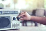 Pesquisa aponta que mineiros passam quase 4 horas por dia ouvindo rádio
