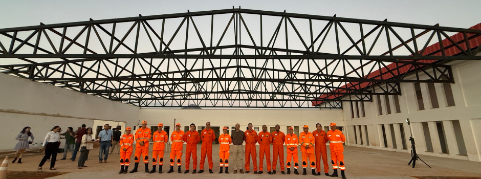 Governo de Minas vistoria obras finais de nova base aérea do Corpo de Bombeiros em Governador Valadares