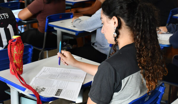Rede estadual de Minas tem recorde de participação no Simulado Enem MG e registra avanço no desempenho dos estudantes