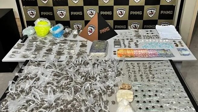 Polícia Militar apreende drogas e prende suspeito após operação em Muriaé