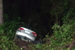 Carro sai da pista na MGC-120 entre São Geraldo e Visconde do Rio Branco; quatro pessoas são socorridas