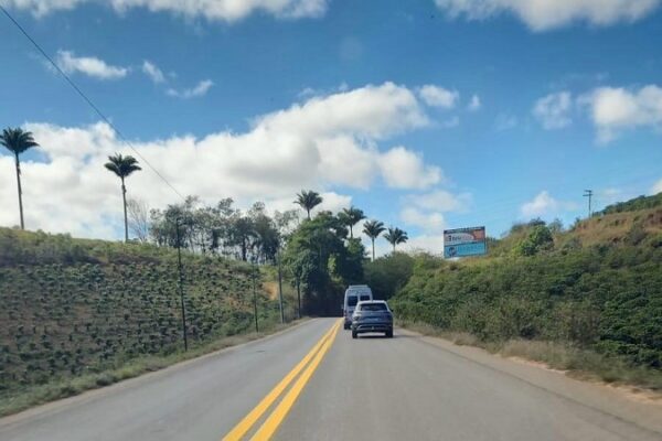 DER renova sinalização horizontal na rodovia entre Ervália e Viçosa após atuação do MPMG