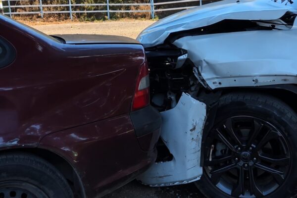 Acidente envolvendo três carros deixa um ferido na MG-133, entre Rio Pomba e Tabuleiro