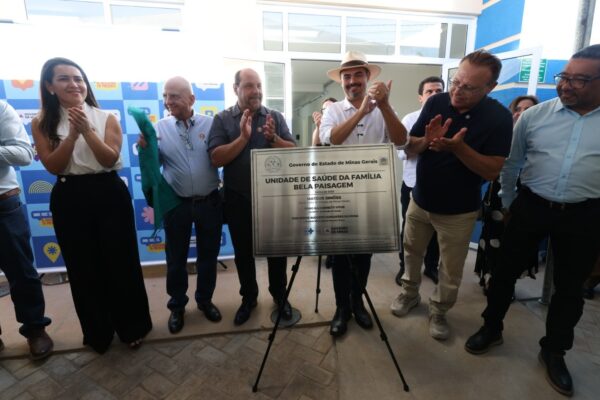 Governo de Minas inaugura UBS em Montes Claros e anuncia construção de outras dez novas unidades no município