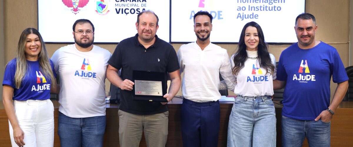 Câmara de Viçosa homenageia Instituto Ajude em sessão especial
